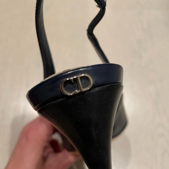 Christian Dior with open-toe shoes, blue navy leather with black leather heels - Picture 6 of 9